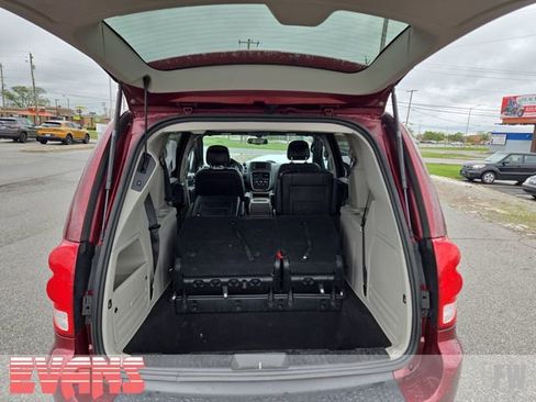 Used 2018 Dodge Grand Caravan SXT FWD image 28