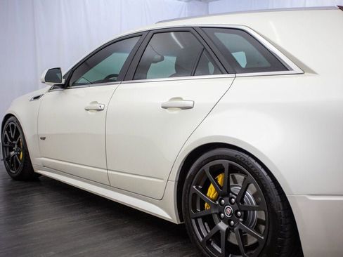 Used 2011 Cadillac CTS V image 32