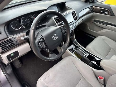Used 2017 Honda Accord EX-L image 18