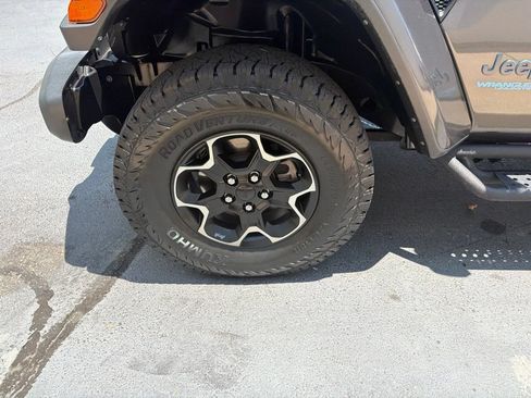 Used 2021 Jeep Wrangler Unlimited Rubicon 4xe w/ Cold Weather Group AWD/4WD image 18
