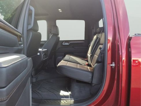 Used 2025 Chevrolet Silverado 3500 High Country w/ Technology Package AWD/4WD image 32