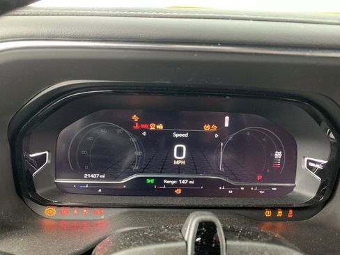 Used 2023 GMC Yukon Denali Ultimate w/ LPO, Floor Liner Package image 3