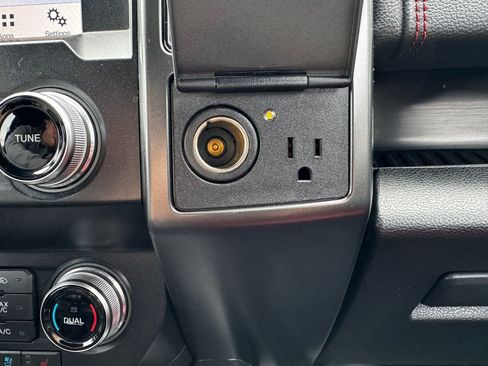 Used 2019 Ford F150 Lariat w/ Equipment Group 502A Luxury AWD/4WD image 24