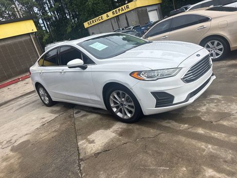 Used 2020 Ford Fusion SE FWD image 5