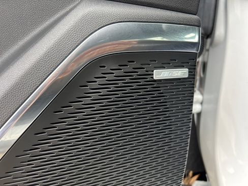 Used 2025 GMC Acadia Elevation image 20