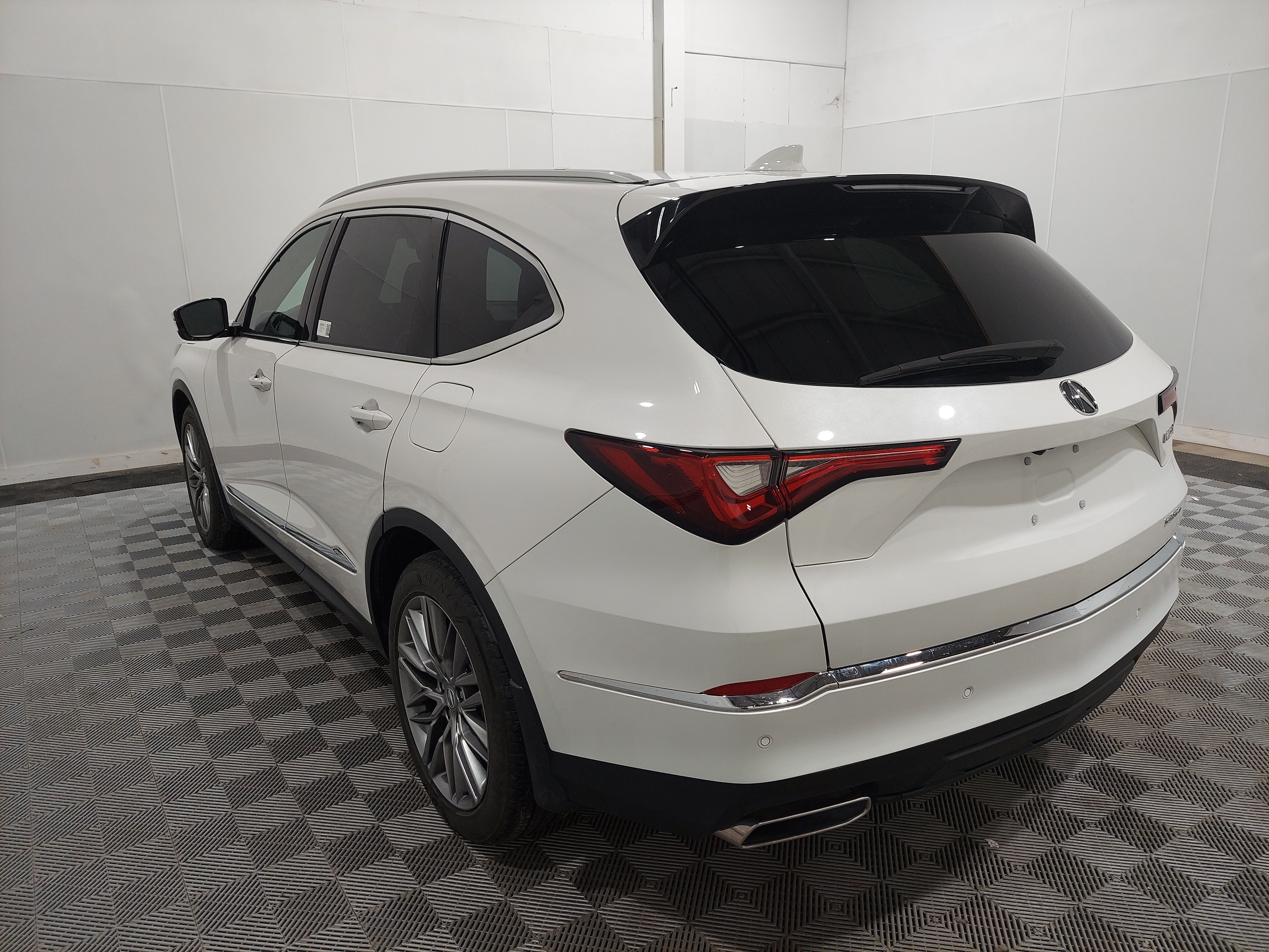 Used 2024 Acura MDX w/ Advance Package AWD/4WD image 2