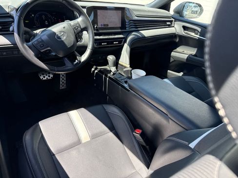 Used 2025 Toyota Camry SE FWD image 24
