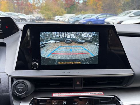 Used 2025 Toyota Prius LE image 17