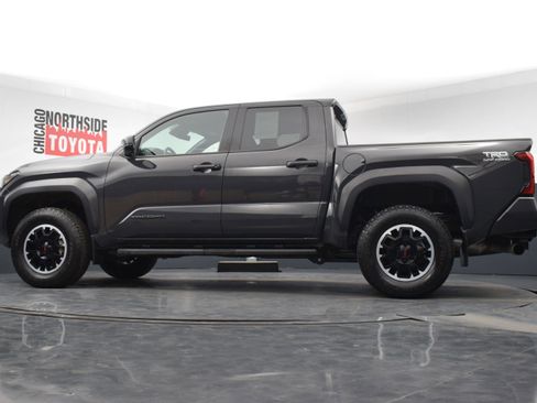 Used 2024 Toyota Tacoma TRD Off-Road image 28