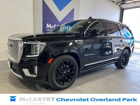 Used 2023 GMC Yukon Denali w/ Denali Reserve Package image 9