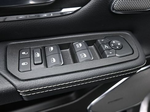 New 2026 RAM 1500 Laramie AWD/4WD image 13