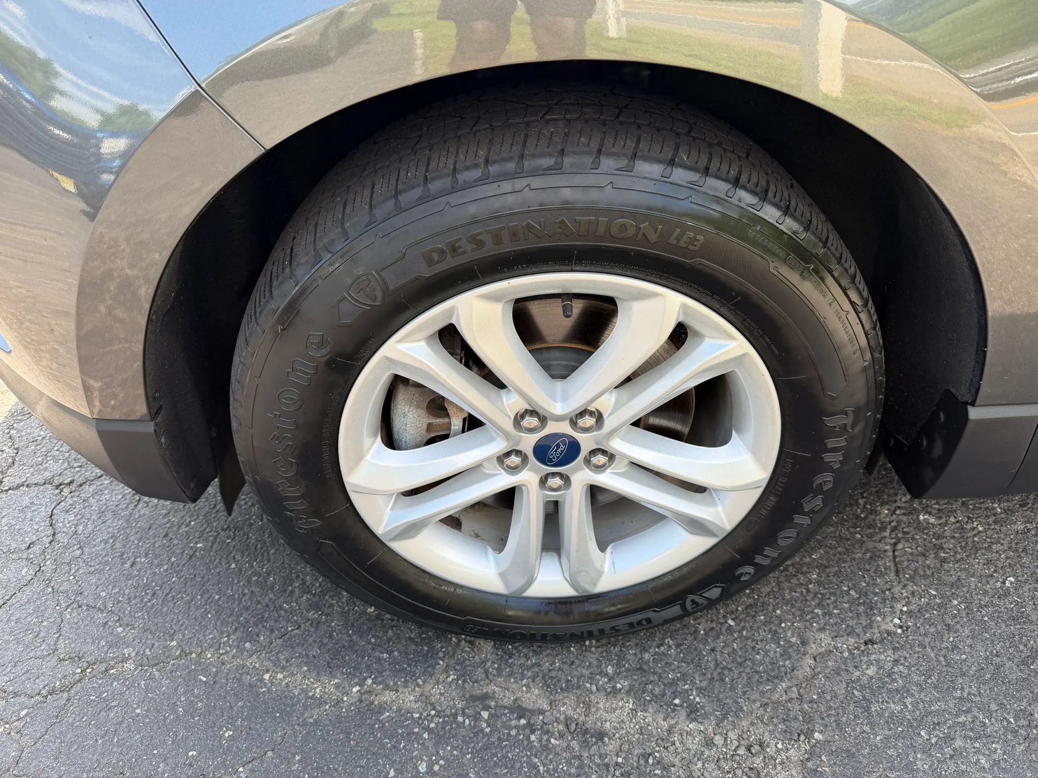 Used 2019 Ford Edge SEL w/ Equipment Group 201A AWD/4WD image 9