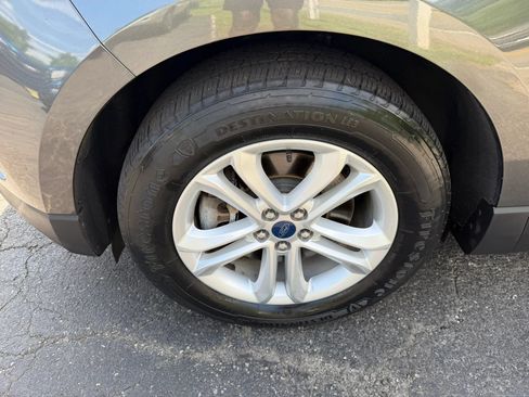 Used 2019 Ford Edge SEL w/ Equipment Group 201A AWD/4WD image 9