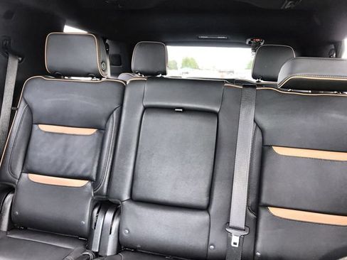 Used 2024 GMC Yukon AT4 w/ Technology Package AWD/4WD image 23