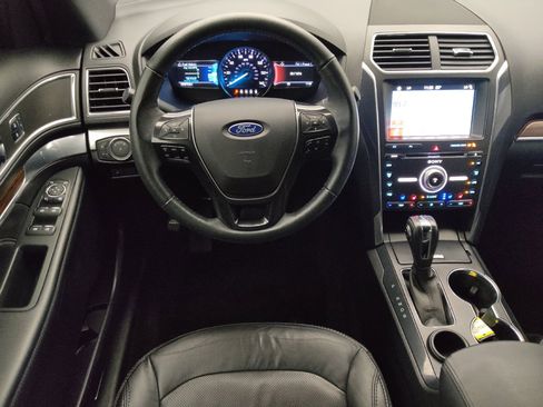 Used 2018 Ford Explorer Limited FWD image 22