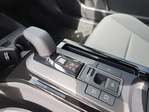 New 2026 Toyota Prius LE image 25