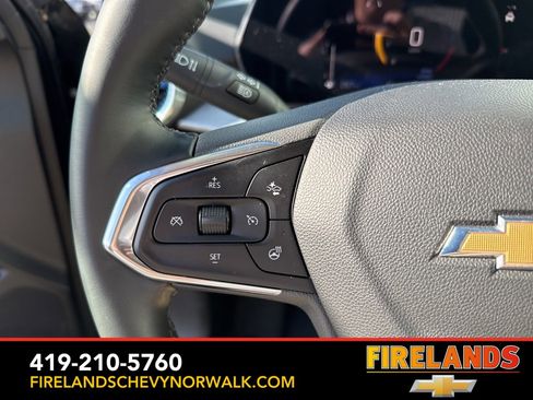 Used 2025 Chevrolet Trax LT w/ LT Convenience Package image 7