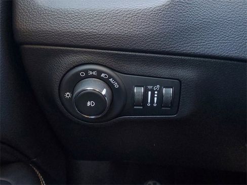 Used 2018 Jeep Compass Latitude image 14