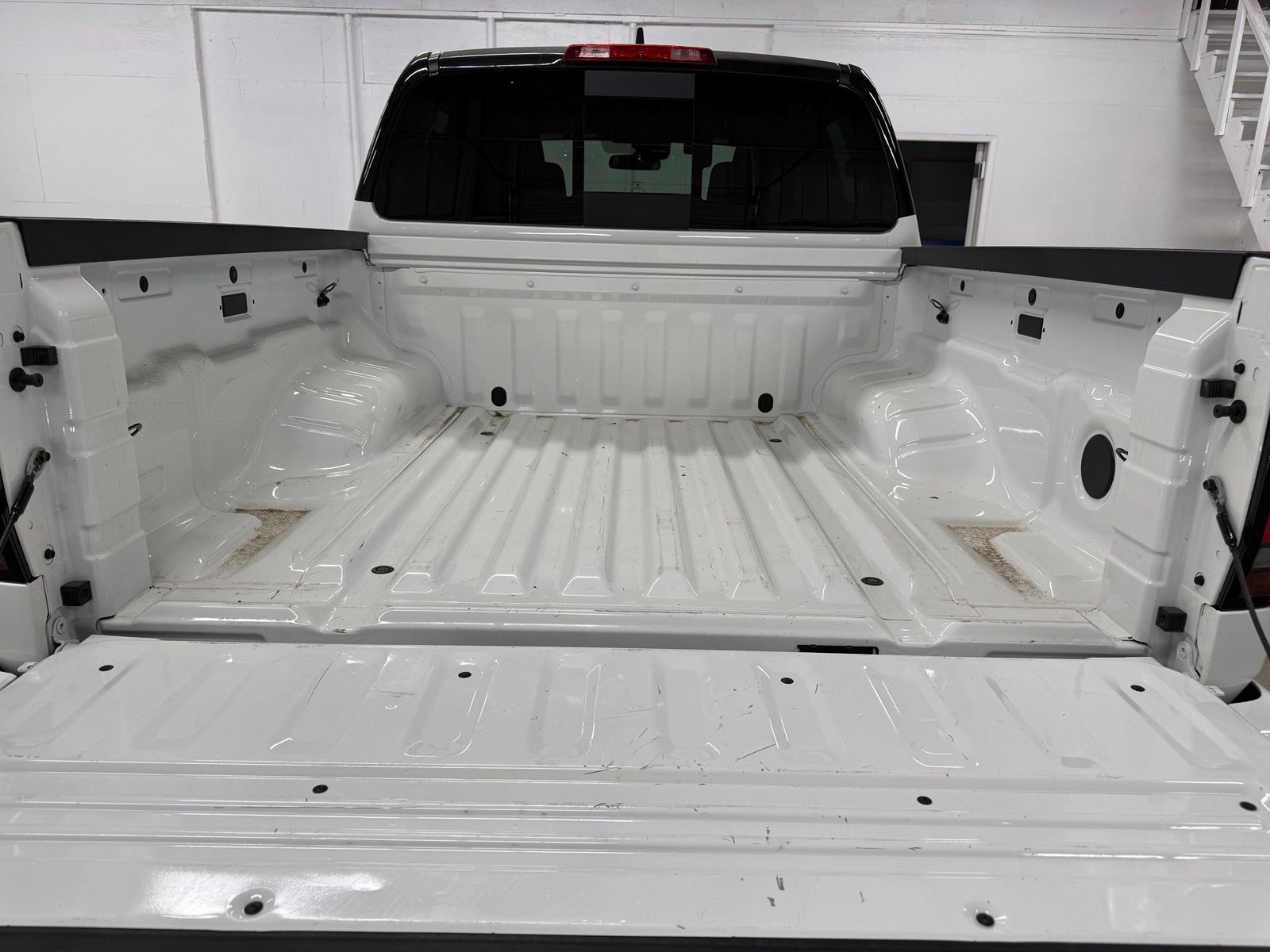 Used 2025 Nissan Frontier PRO-4X w/ Tow Package AWD/4WD image 8
