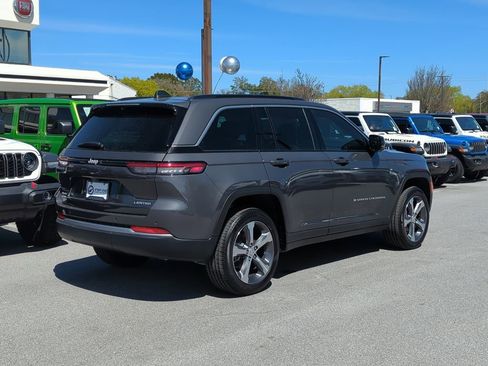 New 2026 Jeep Grand Cherokee Limited w/ Luxury Tech Group II AWD/4WD image 5