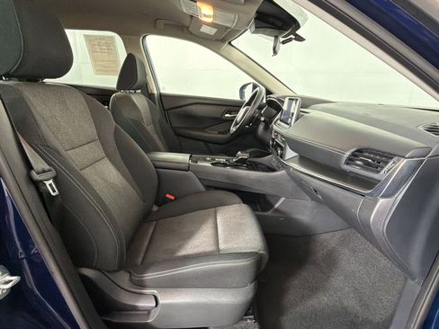 Used 2024 Nissan Rogue SV FWD image 29