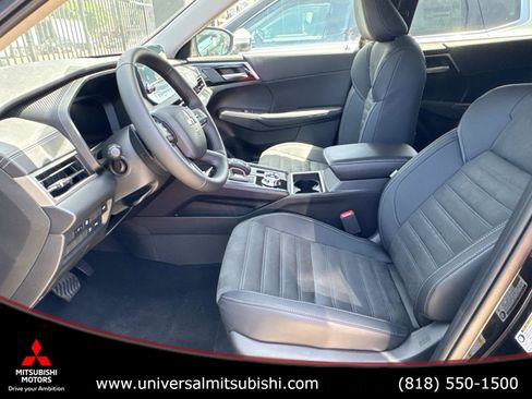 New 2025 Mitsubishi Outlander 4WD Plug-In Hybrid image 16