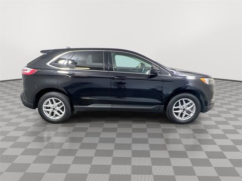 Used 2024 Ford Edge SEL image 9