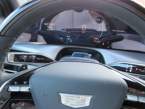 New 2026 Cadillac Vistiq Sport image 8