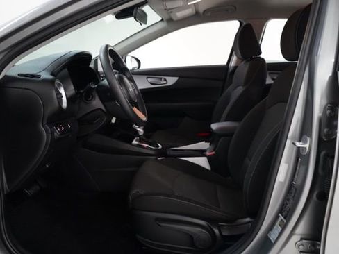 Used 2022 Kia Forte LXS w/ LXS Technology Package image 16