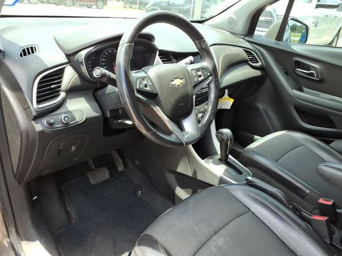 Certified 2021 Chevrolet Trax LT w/ Driver Confidence Package AWD/4WD image 9