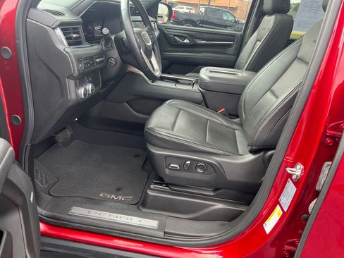 Used 2023 GMC Yukon Denali image 11