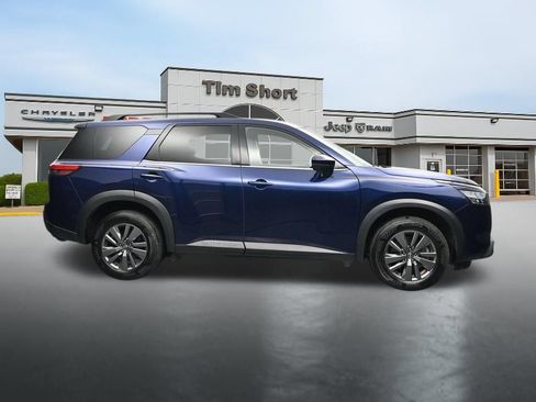 Used 2025 Nissan Pathfinder SV AWD/4WD image 6