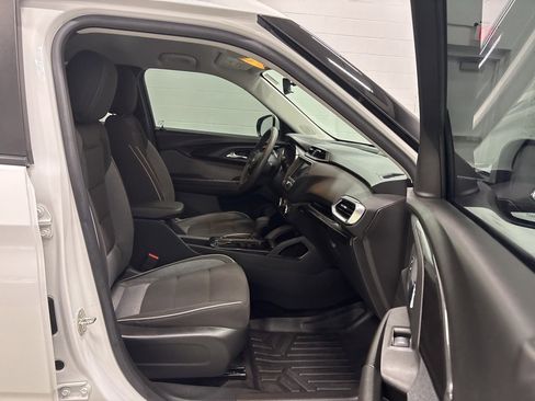 Used 2022 Chevrolet TrailBlazer LT image 31