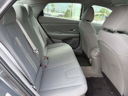 Used 2023 Hyundai Elantra SEL w/ Convenience Package FWD image 21