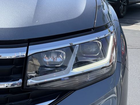 Used 2023 Volkswagen Atlas SE w/ Panoramic Sunroof Package FWD image 6