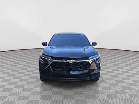 Certified 2025 Chevrolet Trax LS image 3