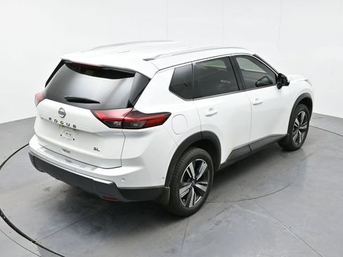 Used 2024 Nissan Rogue SL image 37