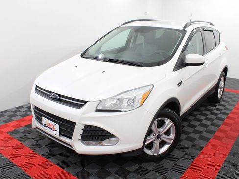 Used 2016 Ford Escape SE w/ Equipment Group 201A AWD/4WD image 4