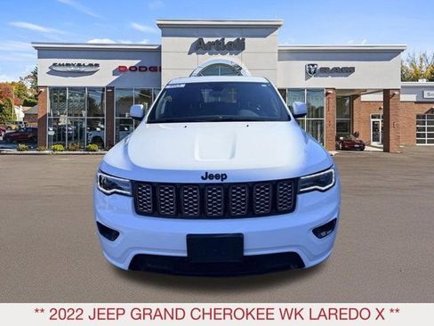 Certified 2022 Jeep Grand Cherokee Laredo X image 3