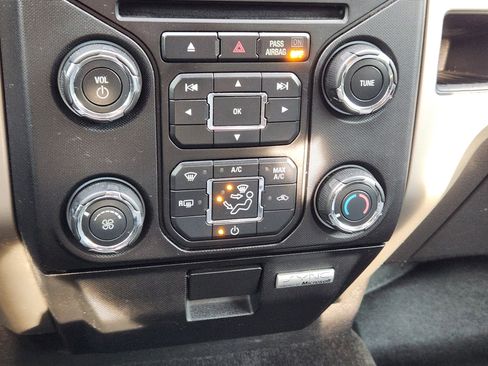 Used 2013 Ford F150 XLT w/ Luxury Equipment Group image 19