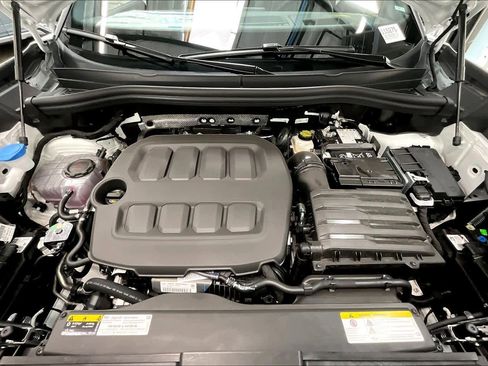 New 2026 Volkswagen Tiguan SE R-Line image 13