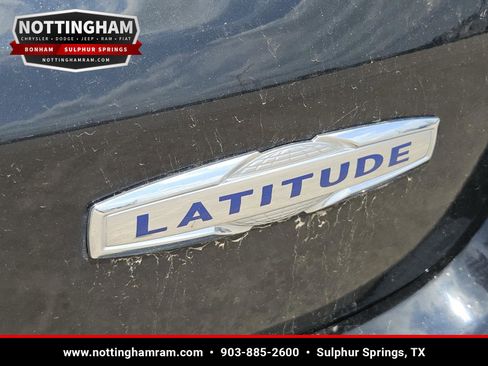 Used 2024 Jeep Compass Latitude AWD/4WD image 9