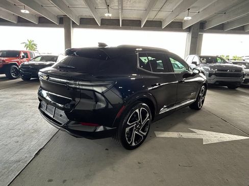 Used 2024 Chevrolet Equinox EV LT FWD image 5
