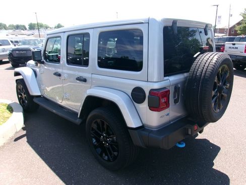 Used 2023 Jeep Wrangler Unlimited Sahara w/ Cold Weather Group AWD/4WD image 4