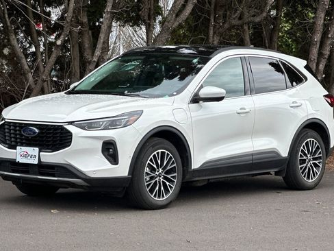 Used 2023 Ford Escape SE w/ PHEV Premium Package image 8