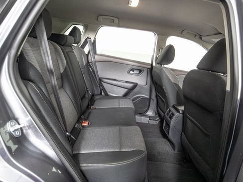 Used 2022 Nissan Rogue SV image 12