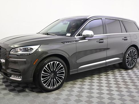 Used 2020 Lincoln Aviator Black Label w/ Class IV Trailer Tow Package AWD/4WD image 2