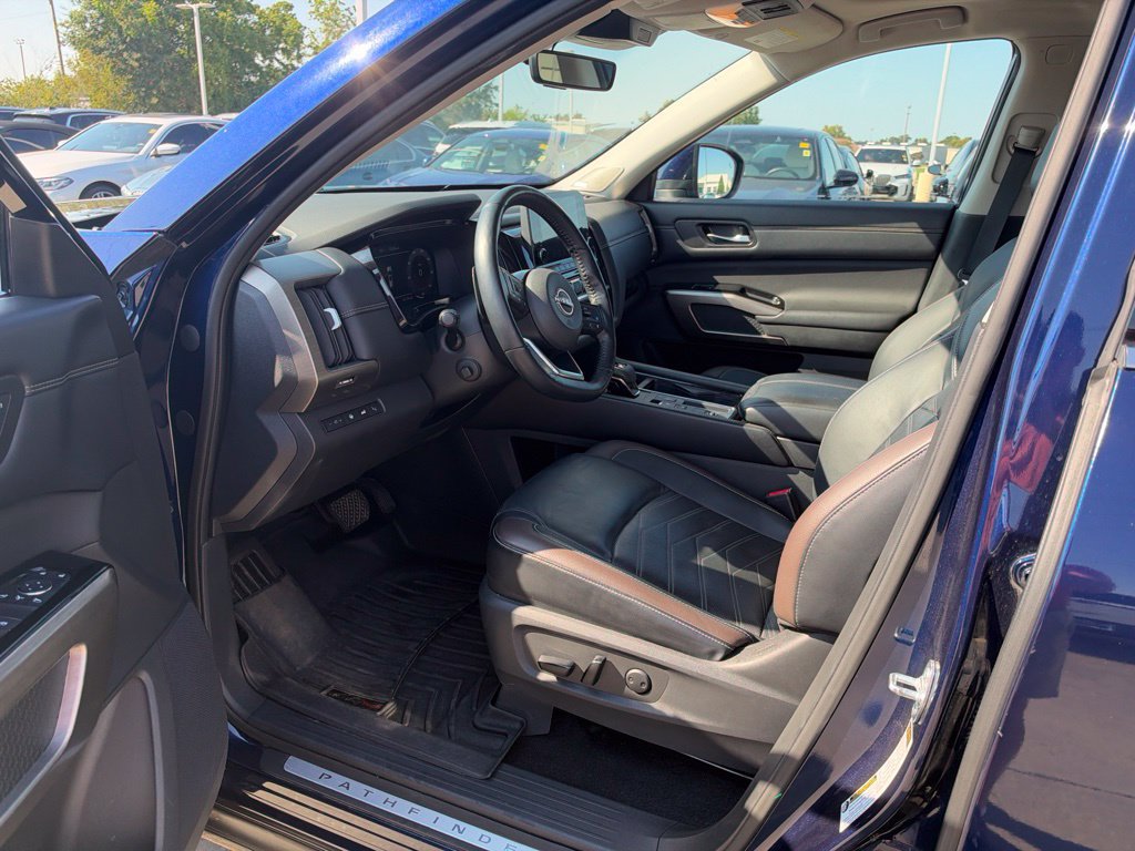 Used 2024 Nissan Pathfinder Platinum w/ Cargo Package FWD image 12