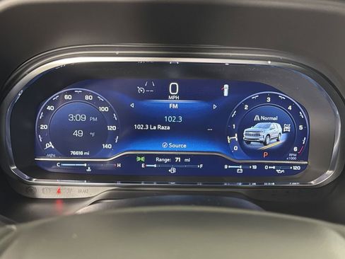 Used 2023 Chevrolet Tahoe Z71 w/ Luxury Package image 28