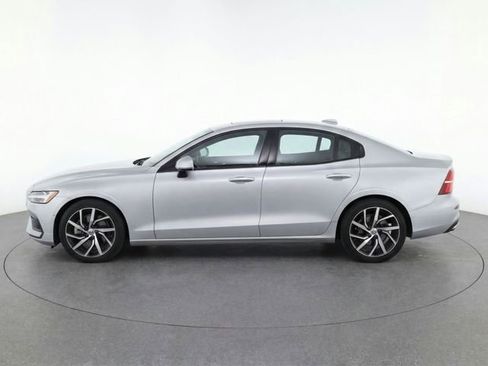Used 2020 Volvo S60 T5 Momentum FWD image 45